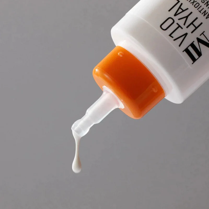 V10 Hyal Antioxidant Sunscreen SPF50 - Image 2